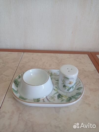 Подставка для яиц фарфор с солонкой