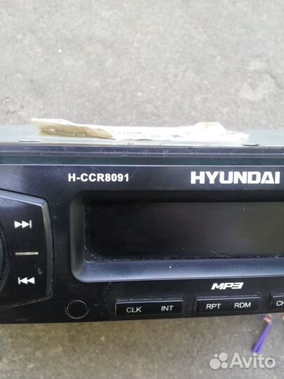 Автомагнитола Hyundai H-CCR8091 (не рабочая)