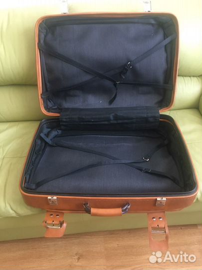 Кожаный чемодан