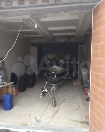 Гараж, > 30 м²