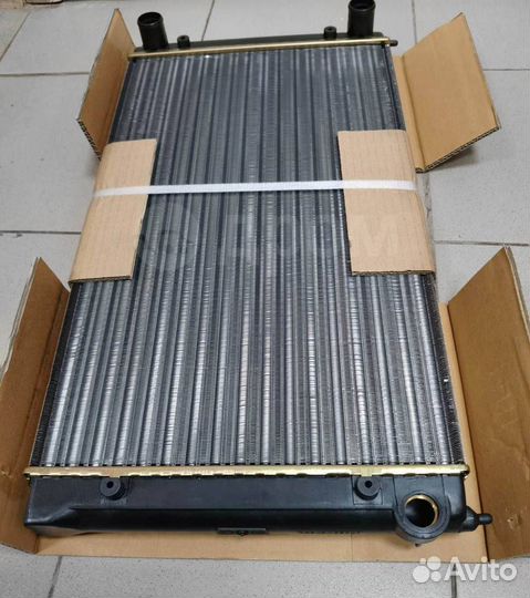 Радиатор охлаждения VW Golf 2 (525x320)