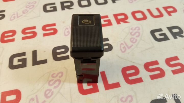 Кнопка включения обогрева двигателя SK б/у