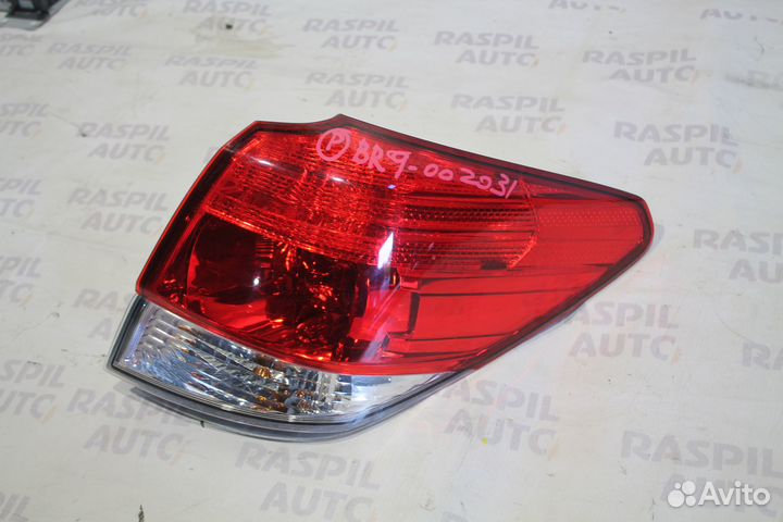 Фонарь правый Subaru Outback BR9