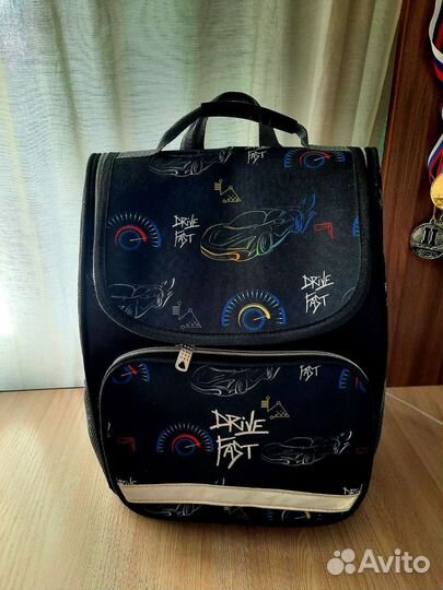 Рюкзак, ранец для начальной школы
