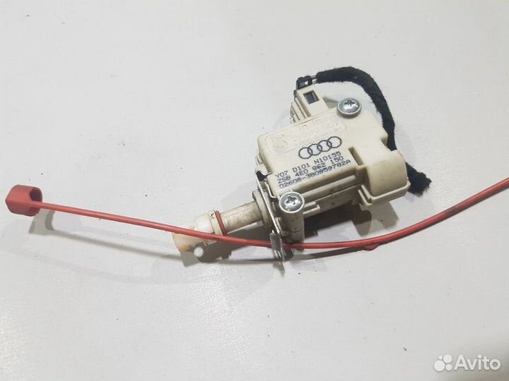 Актуатор замка лючка бензобака ауди а8 audi s8