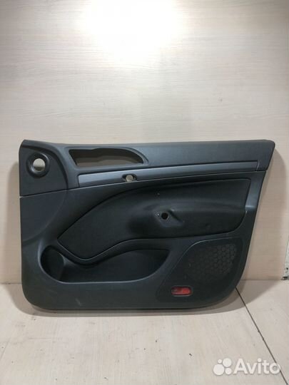 Обшивка двери передней правой Шкода Октавия A5