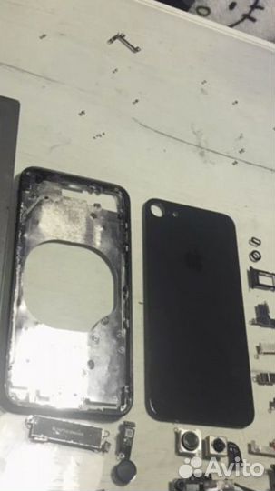 Заднее стекло на iPhone 8 черное с корпусом