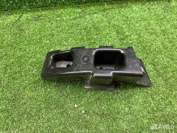 Кронштейн бампера задний L Geely Emgrand SS11 5786