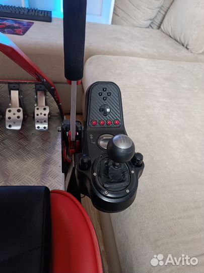 Кокпит для симрейсинга