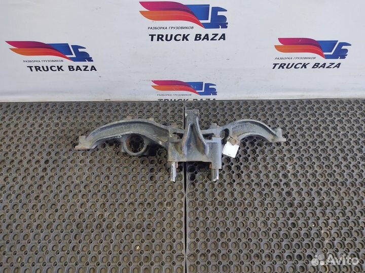 Кронштейн пневморессоры левый