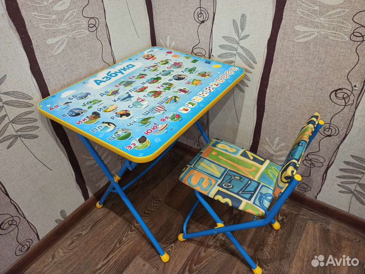 Детский стол и стул
