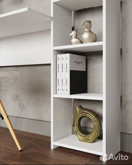 Компьютерный стол со стеллажом