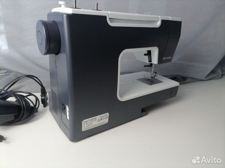 Швейная машина bernette 33