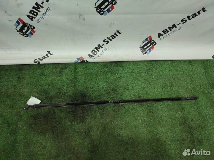 Молдинг стекла передний правый Bmw 530I F10