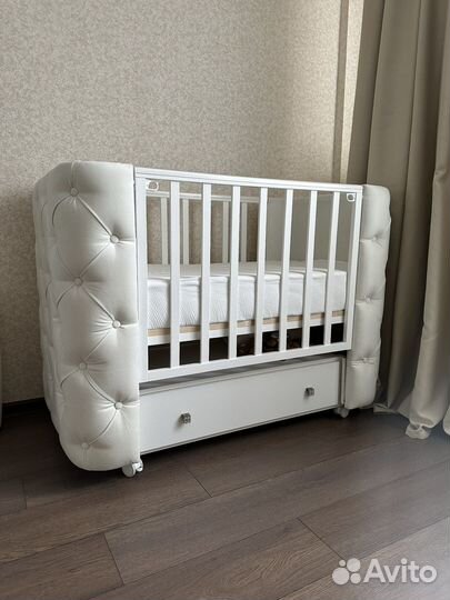 Детская кроватка