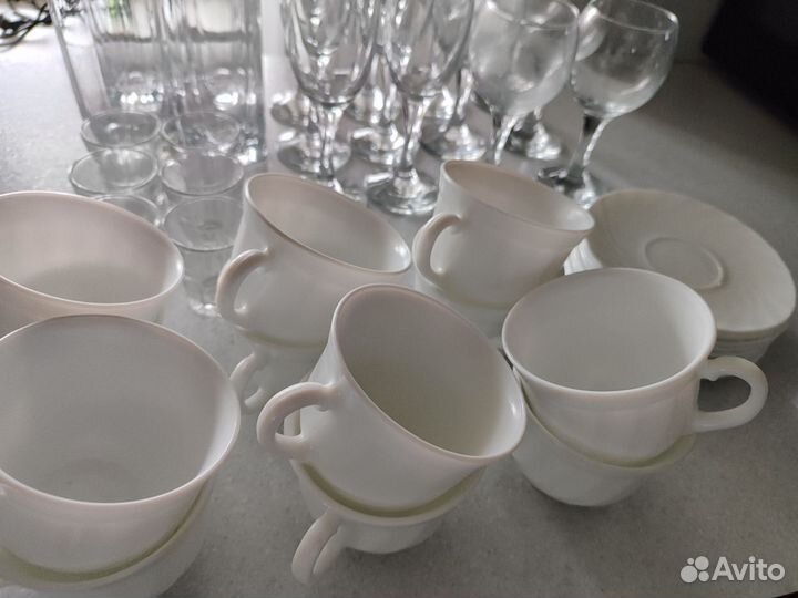 Бокалы и чайный сервиз, б/у