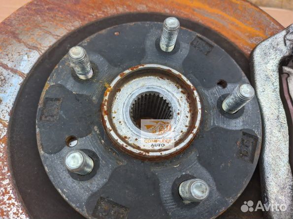 Кулак поворотный правый Mitsubishi Outlander 3