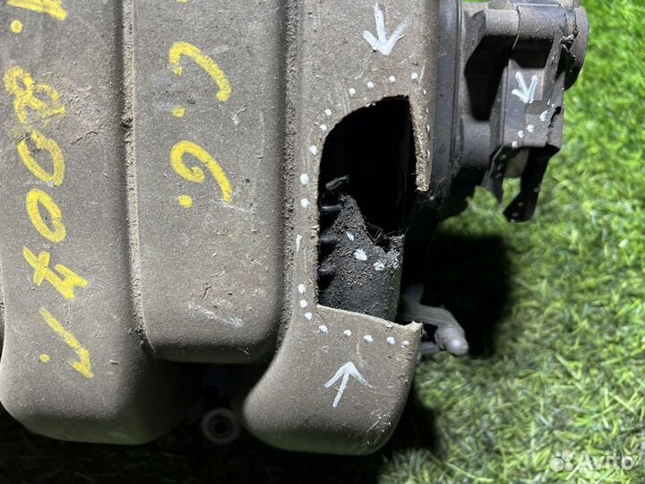 Коллектор впускной Audi A6 C6