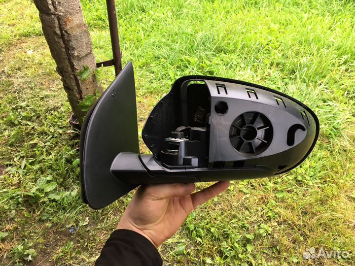 Зеркало заднего вида левое на nissan qashqai j10