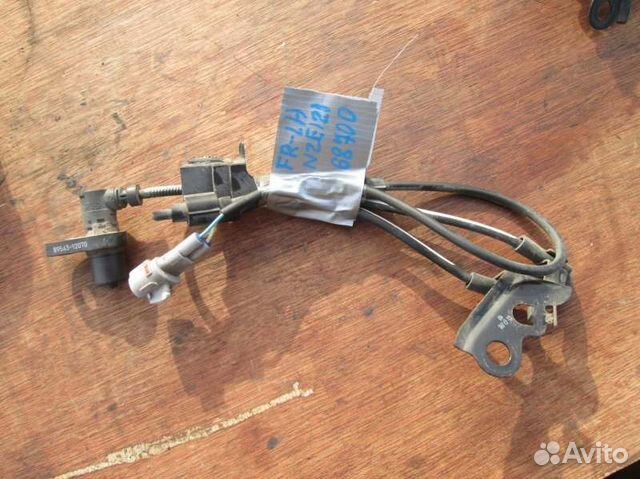 Датчик abs передний левый Toyota Corolla NZE121