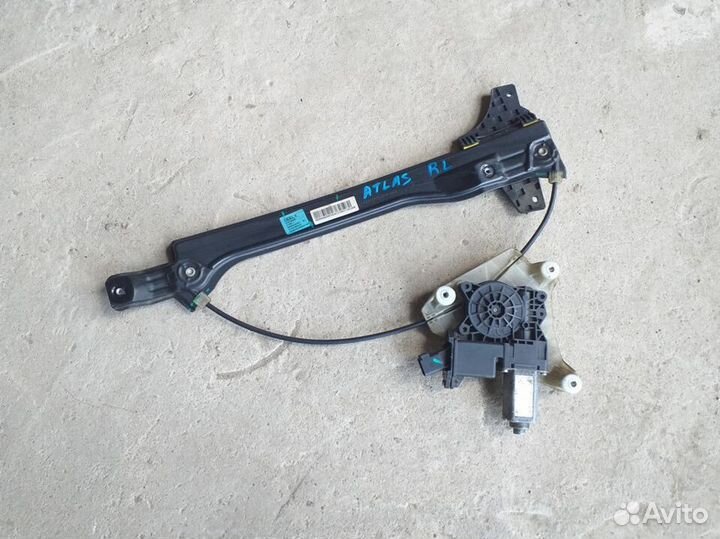 Стеклоподъемник задний левый Geely Atlas 2020 год