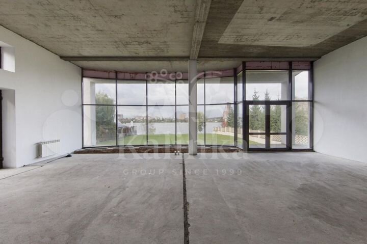 Дом 1000 м² на участке 30 сот.