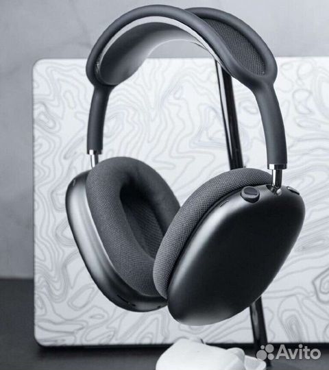 AirPods Max Black / White