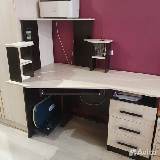 Компьютерный стол