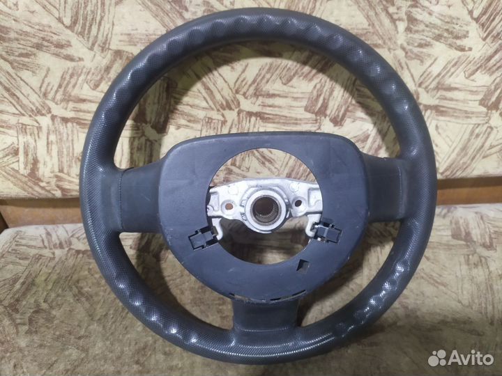 Peugeot 107 руль