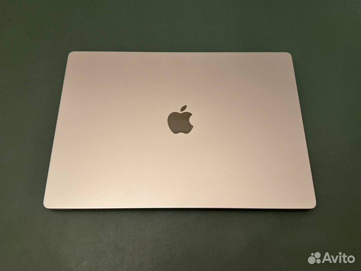 Apple MacBook Pro M1 16