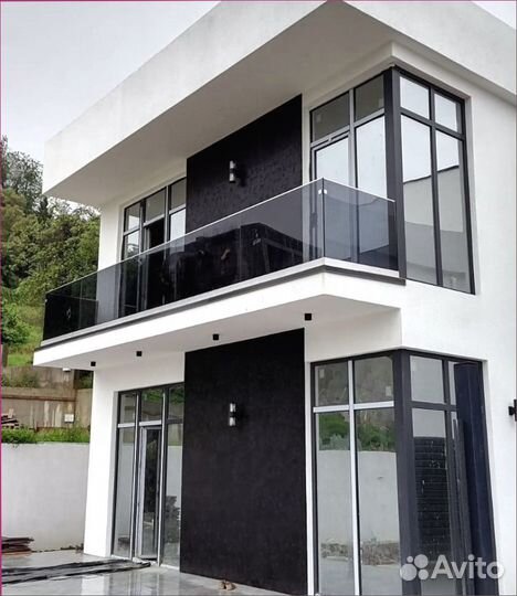 Ограждение балкона из стекла