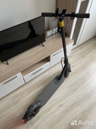 Электросамокат Xiaomi Mi Essential