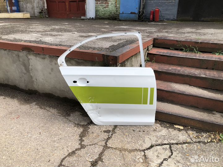 Дверь задняя правая Skoda Rapid 2012-2023