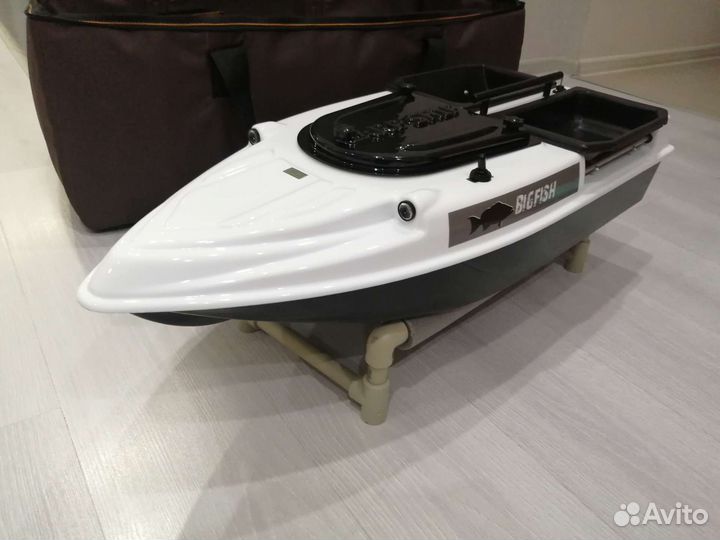 Прикормочный кораблик с GPS (автопилотом)