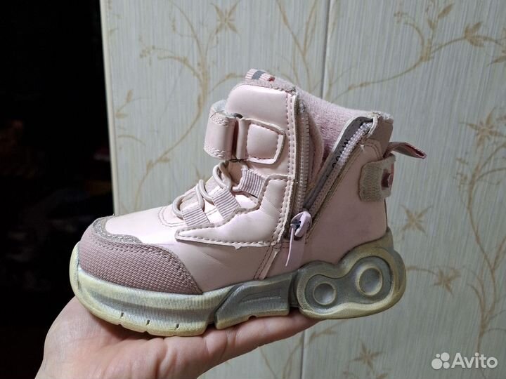 Ботинки для близняшек и двойняшек 24