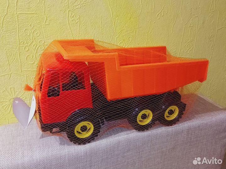 Большой самосвал