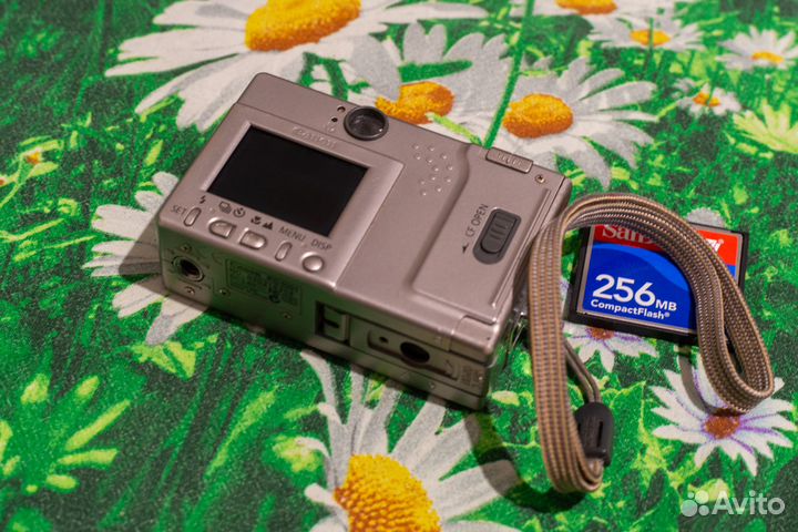 Y2k Canon digital ixus pc1001