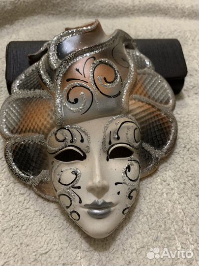 Венецианская маска