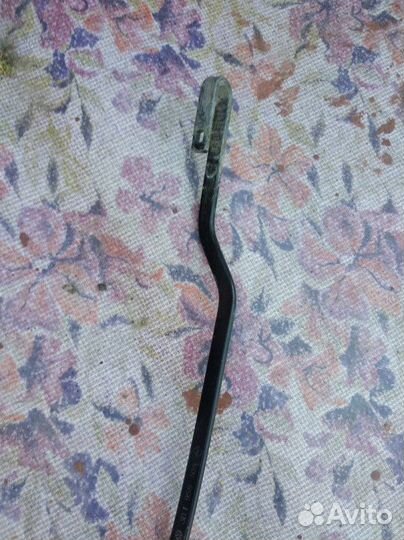 Поводок стеклоочистителя передний левый Volkswagen