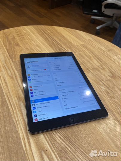 Apple iPad Air 32GB A1475 (MD792RU/A)