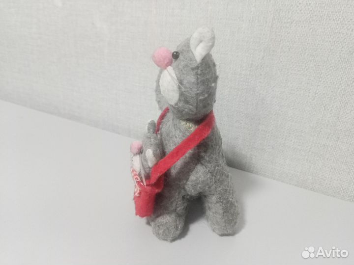 Кошка и котенок