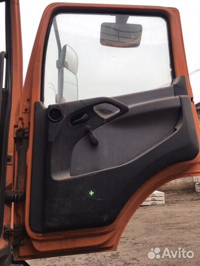 Дверь правая Мерседес Aтего Mercedes Atego