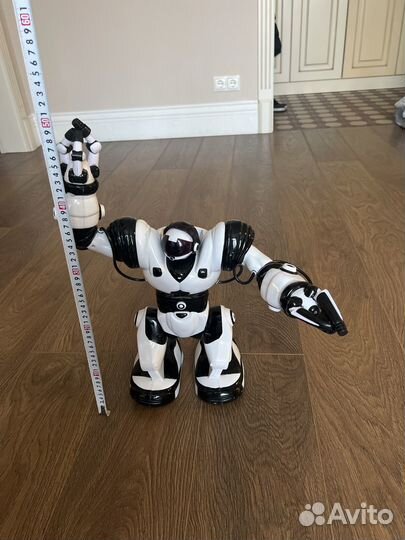 Робот WowWee Robosapien