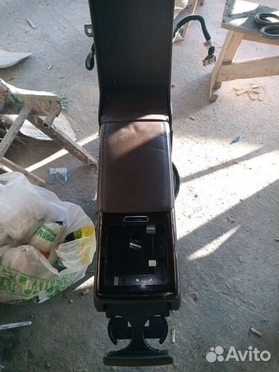 Подлокотник задний на экус