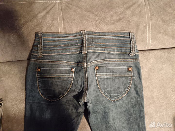 Джинсы