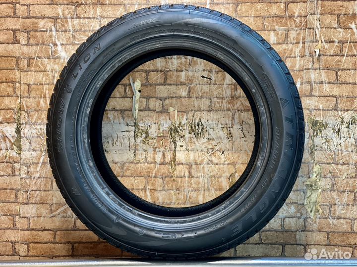 Triangle TR777 215/55 R17