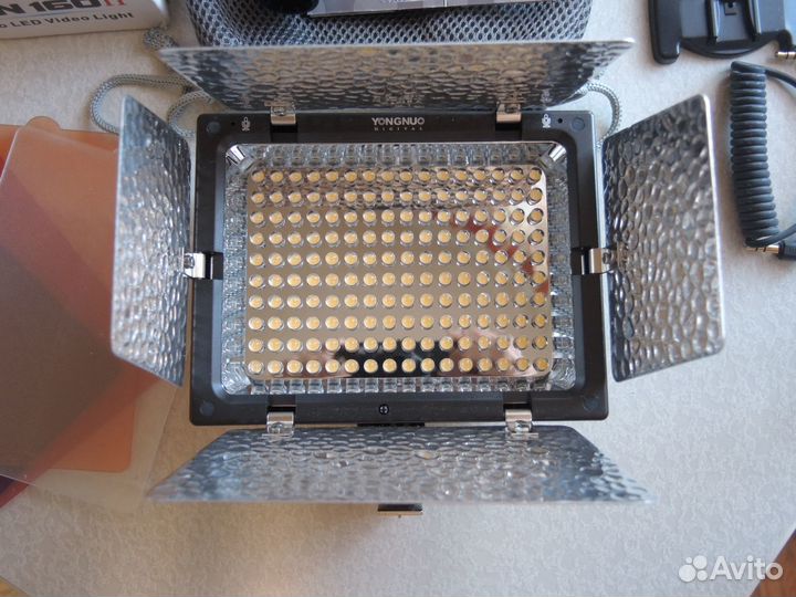 Накамерный свет Yongnuo YN-160 II LED