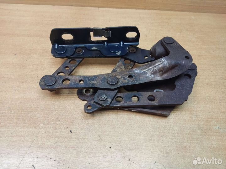 Петля капота правая, Volvo 960