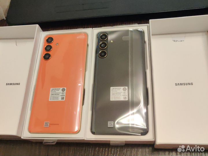 Samsung Galaxy C55, 12/256 ГБ