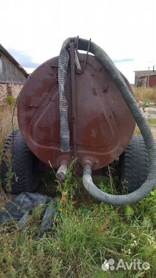 Емкость для воды металлическая на колесах